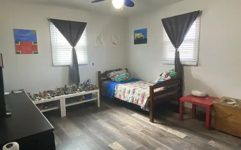 419 Arcade Avenue, Goodland, Kansas 67735, 5 Bedrooms Bedrooms, ,3 BathroomsBathrooms,Home,Sold,Arcade,1063