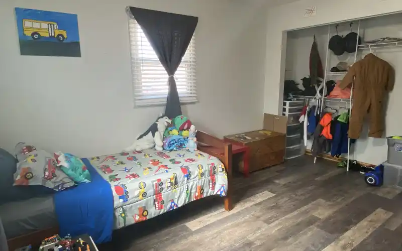 419 Arcade Avenue, Goodland, Kansas 67735, 5 Bedrooms Bedrooms, ,3 BathroomsBathrooms,Home,Sold,Arcade,1063