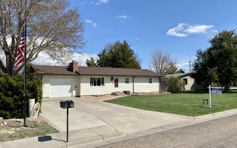 419 Arcade Avenue, Goodland, Kansas 67735, 5 Bedrooms Bedrooms, ,3 BathroomsBathrooms,Home,Sold,Arcade,1063