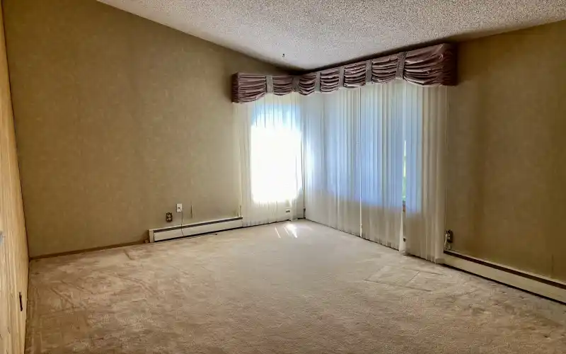 915 Arcade Avenue, Goodland, Kansas 67735, 4 Bedrooms Bedrooms, ,2 BathroomsBathrooms,Home,Sold,Arcade,1068