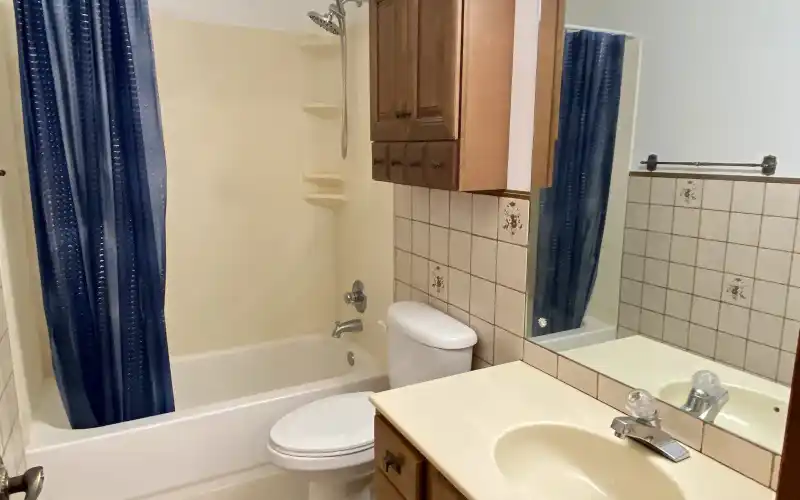 915 Arcade Avenue, Goodland, Kansas 67735, 4 Bedrooms Bedrooms, ,2 BathroomsBathrooms,Home,Sold,Arcade,1068