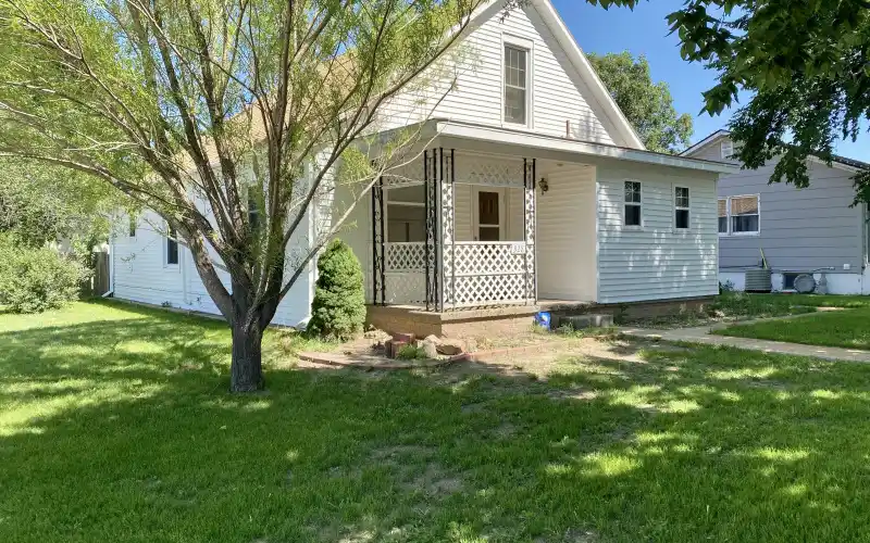 328 North Ericson Avenue, Sharon Springs, Kansas 67758, 3 Bedrooms Bedrooms, ,2 BathroomsBathrooms,Home,Sold,North Ericson,1069