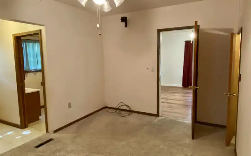 328 North Ericson Avenue, Sharon Springs, Kansas 67758, 3 Bedrooms Bedrooms, ,2 BathroomsBathrooms,Home,Sold,North Ericson,1069