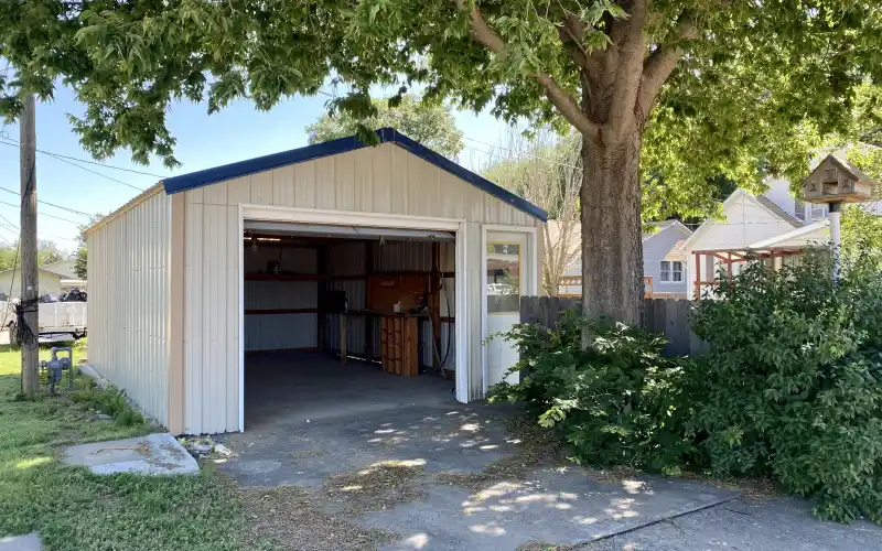 328 North Ericson Avenue, Sharon Springs, Kansas 67758, 3 Bedrooms Bedrooms, ,2 BathroomsBathrooms,Home,Sold,North Ericson,1069