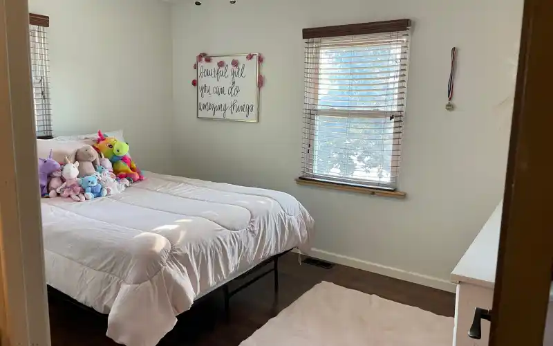 809 Eastridge Avenue, Goodland, Kansas 67735, 4 Bedrooms Bedrooms, ,2 BathroomsBathrooms,Home,Sold,Eastridge,1076