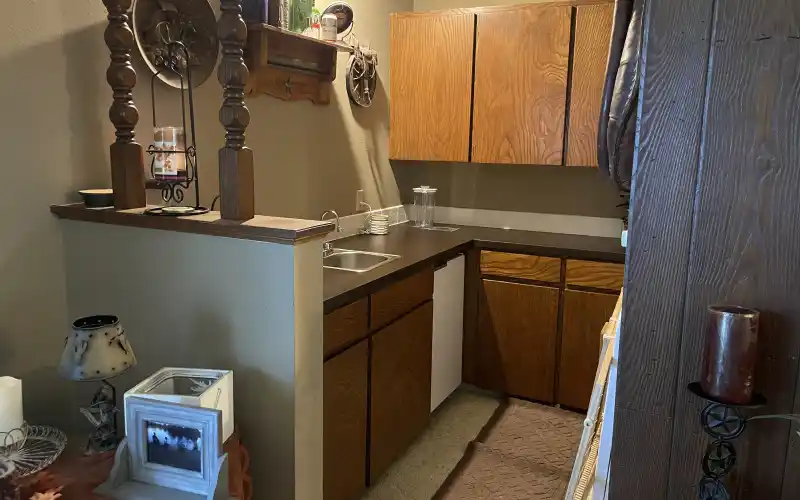 910 College Ave, Goodland, Kansas 67735, 3 Bedrooms Bedrooms, ,2 BathroomsBathrooms,Home,Sold,College,1079