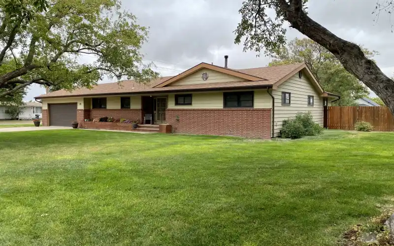 101 Broadway, Goodland, Kansas 67735, 3 Bedrooms Bedrooms, ,2 BathroomsBathrooms,Home,Sold,Broadway,1083